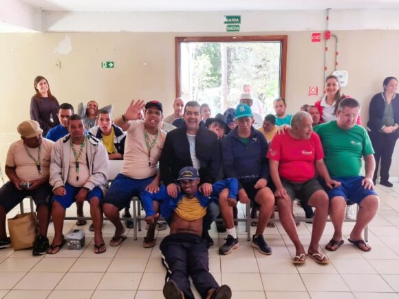 Sim, nós somos uma família “Feliz Dia dos Pais!”